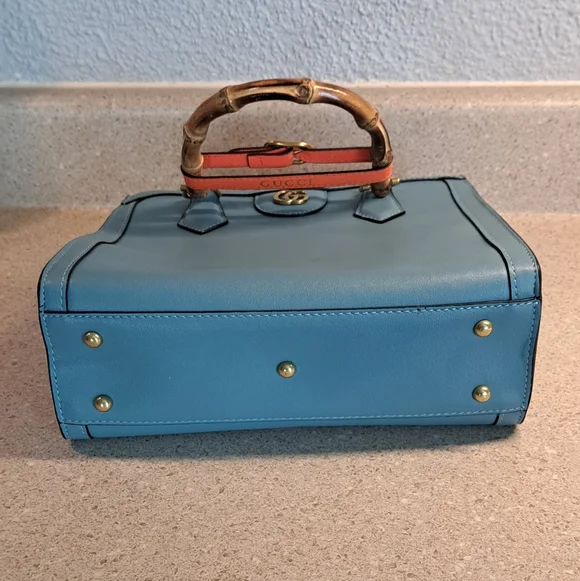 Gucci Diana Mini Tote Bag - Picture 13 of 14